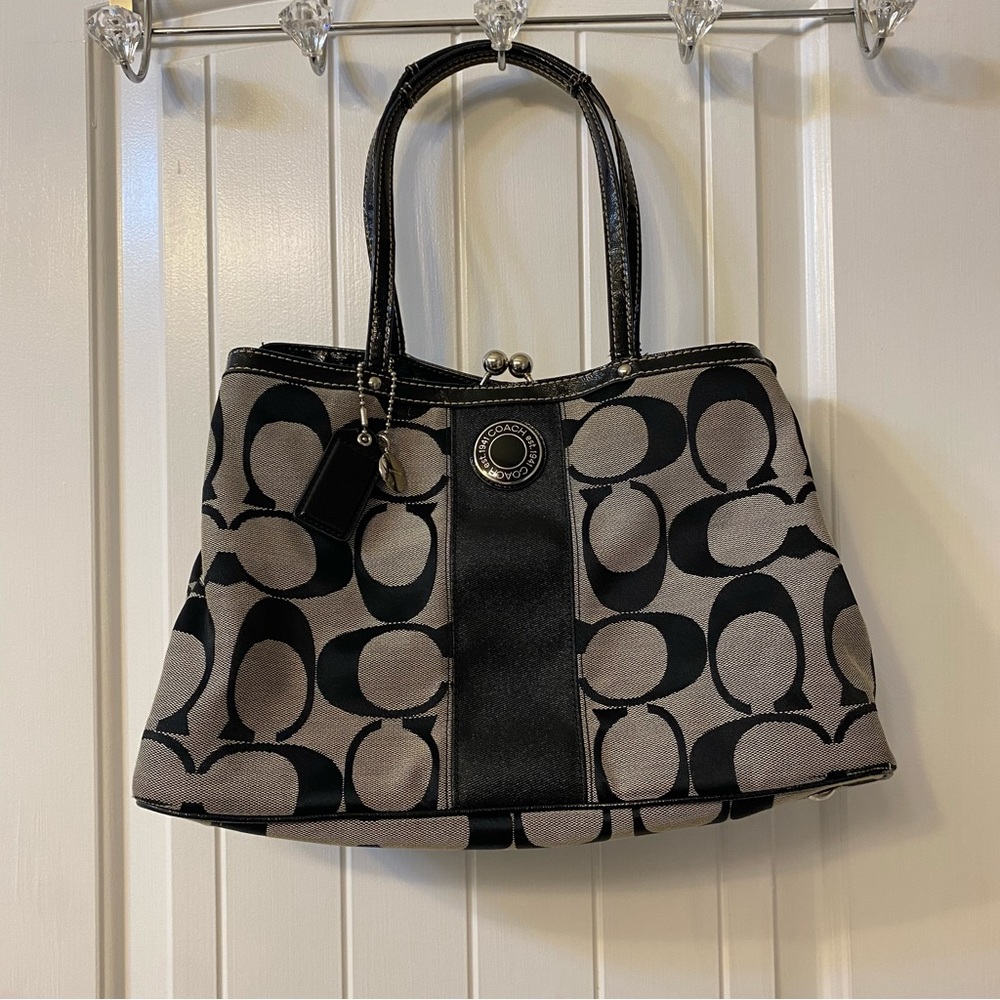 🤍🖤Vintage Coach Black Signature Kisslock Carryall 🖤🤍